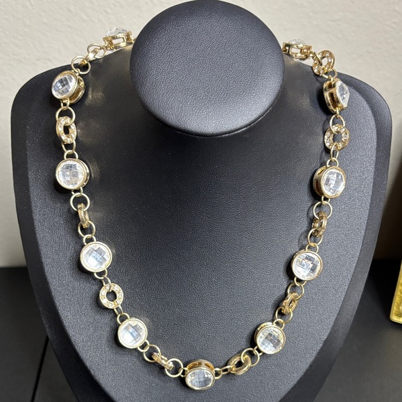 Jewelry - Chic Gold and Silver Women's Unique Necklace